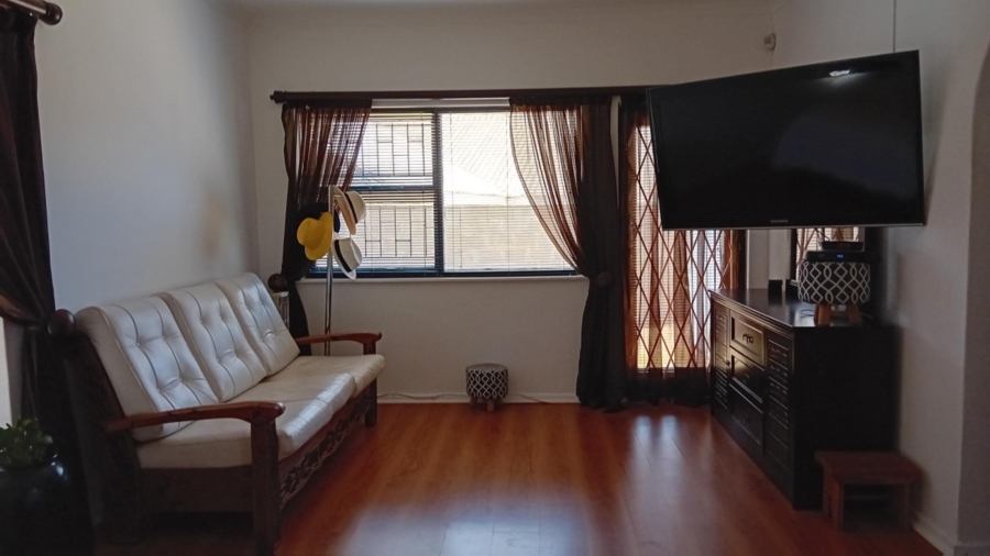 4 Bedroom Property for Sale in Parkersdorp Western Cape